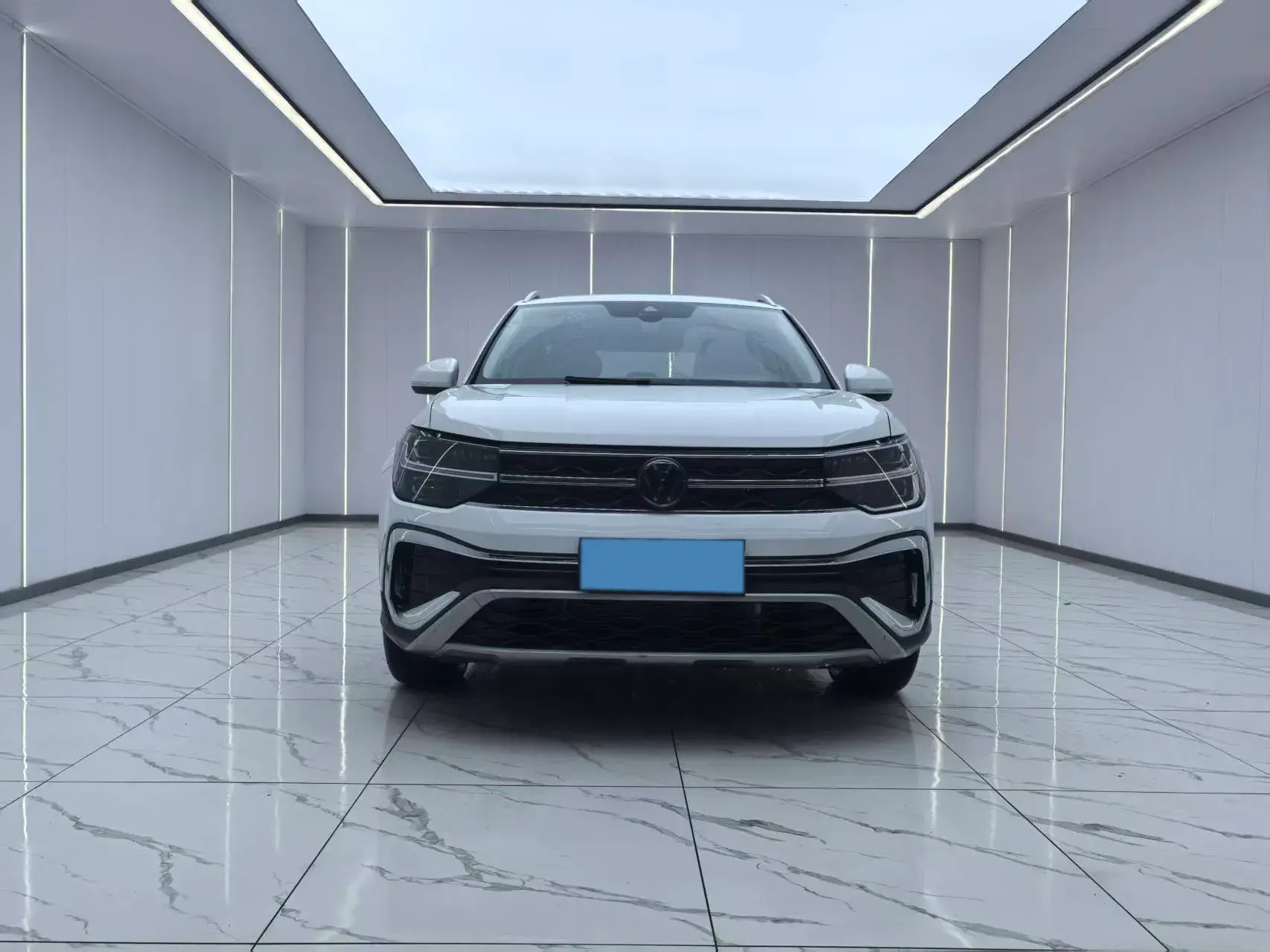 2023 VOLKSWAGEN THARU thumbnail 2