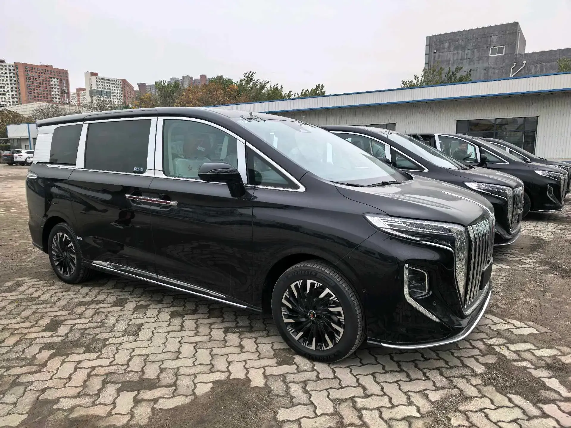 2024 HONGQI HQ9 view 1
