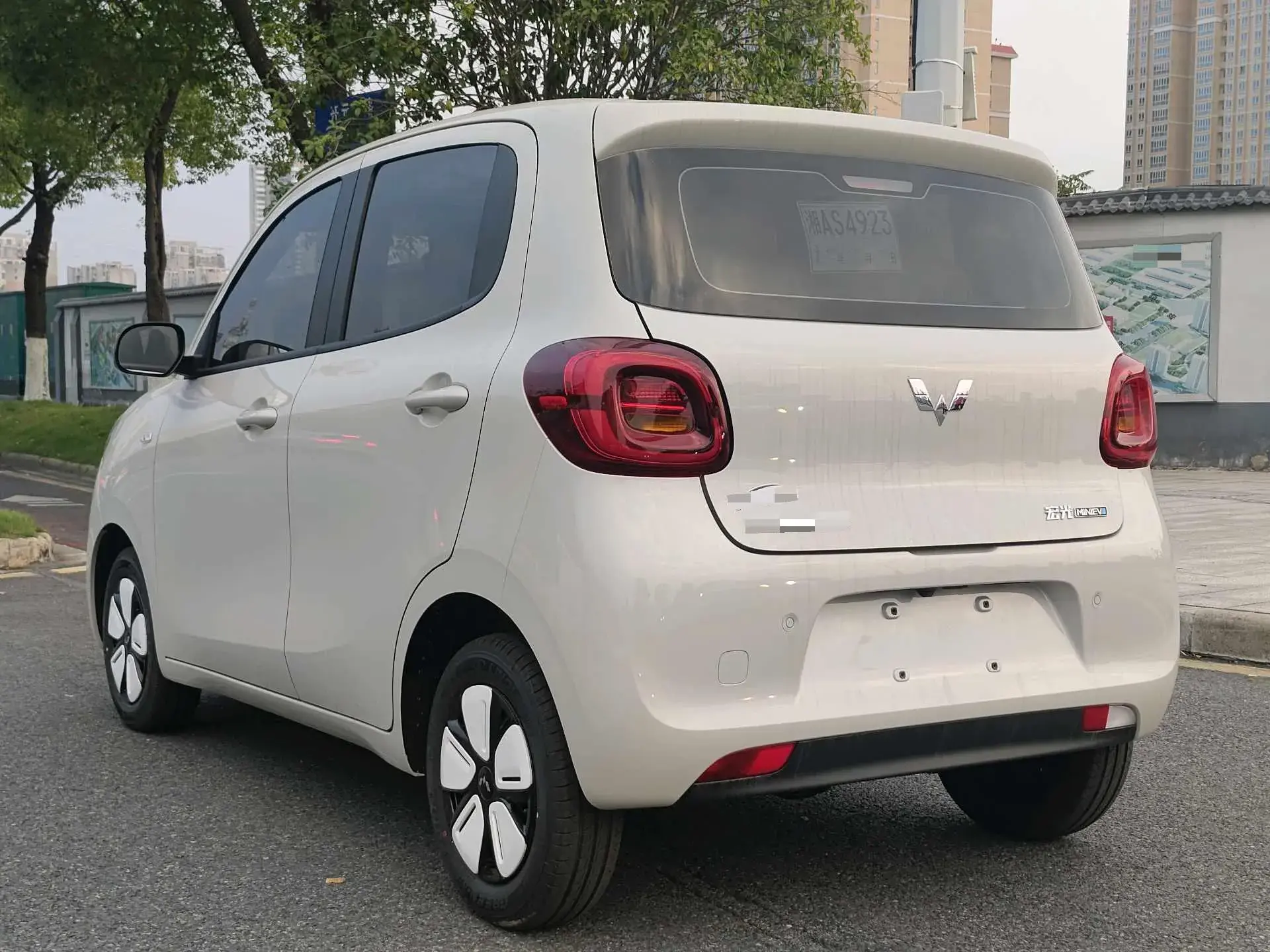 2025 WULING HONGGUANG thumbnail 4