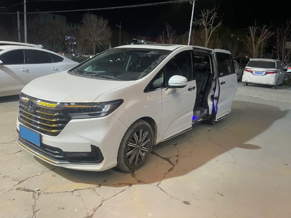 2022 Honda Odyssey 2.0L 146HP L4 E-CVT Hybrid