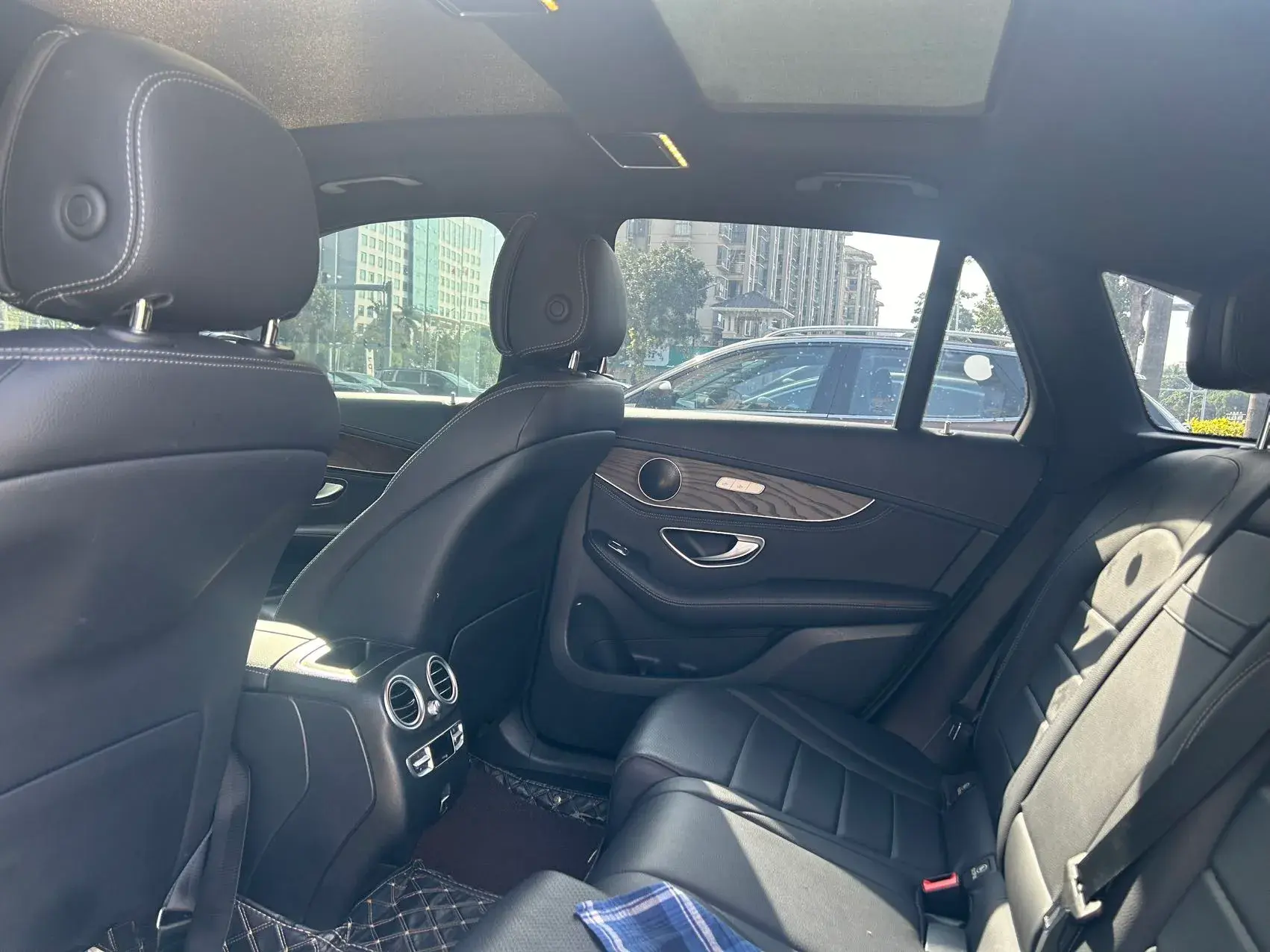 2020 MERCEDES-BENZ GLC thumbnail 4