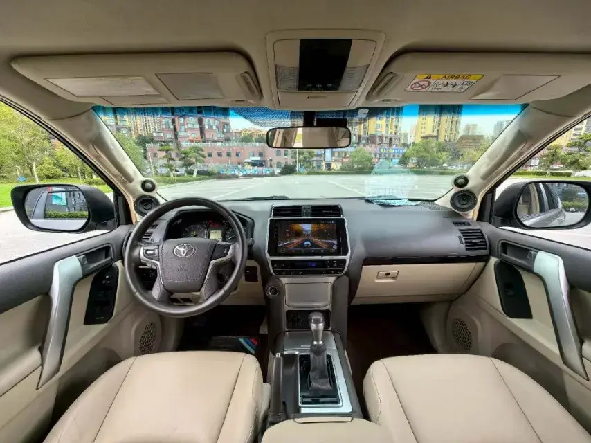 2016 TOYOTA LAND thumbnail 4