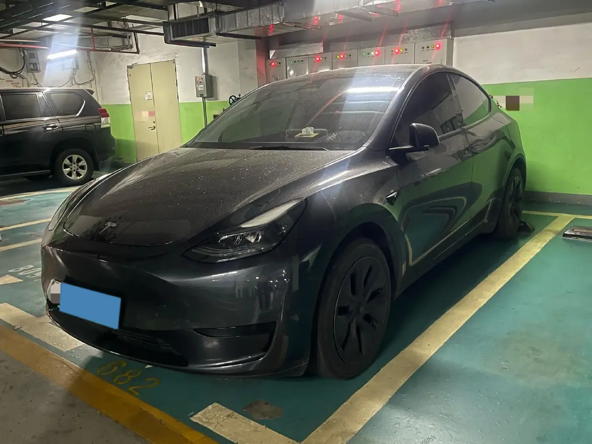 2024 Tesla Model Y BEV 60KWH