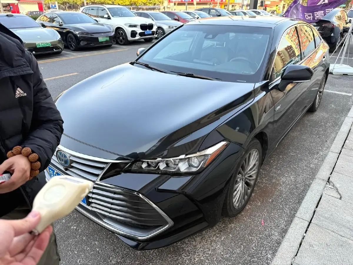 2019 Toyota Avalon 2.5L 178HP L4 E-CVT Hybrid