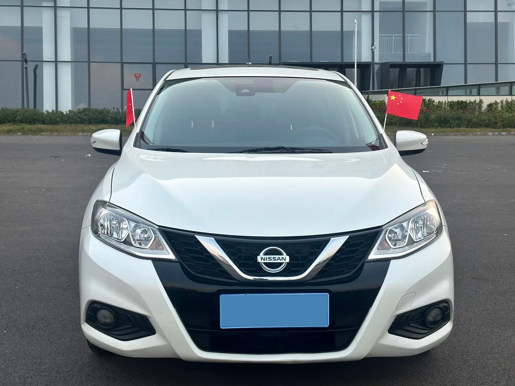 2020 NISSAN TIIDA thumbnail 2