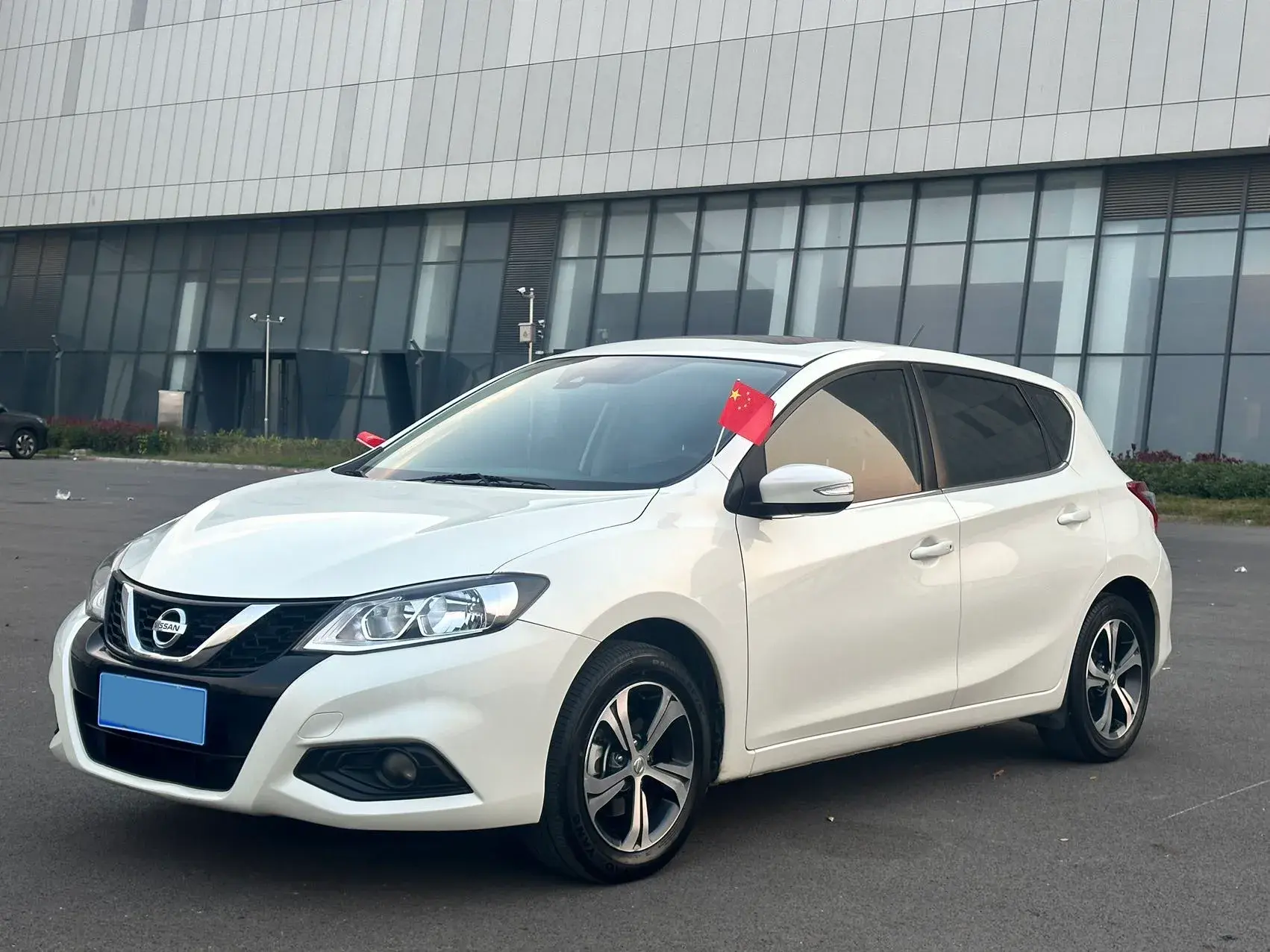 2020 NISSAN TIIDA view 1