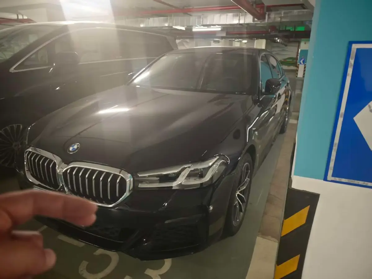 2022 BMW 5 Series 2.0T 184HP L4 8AT