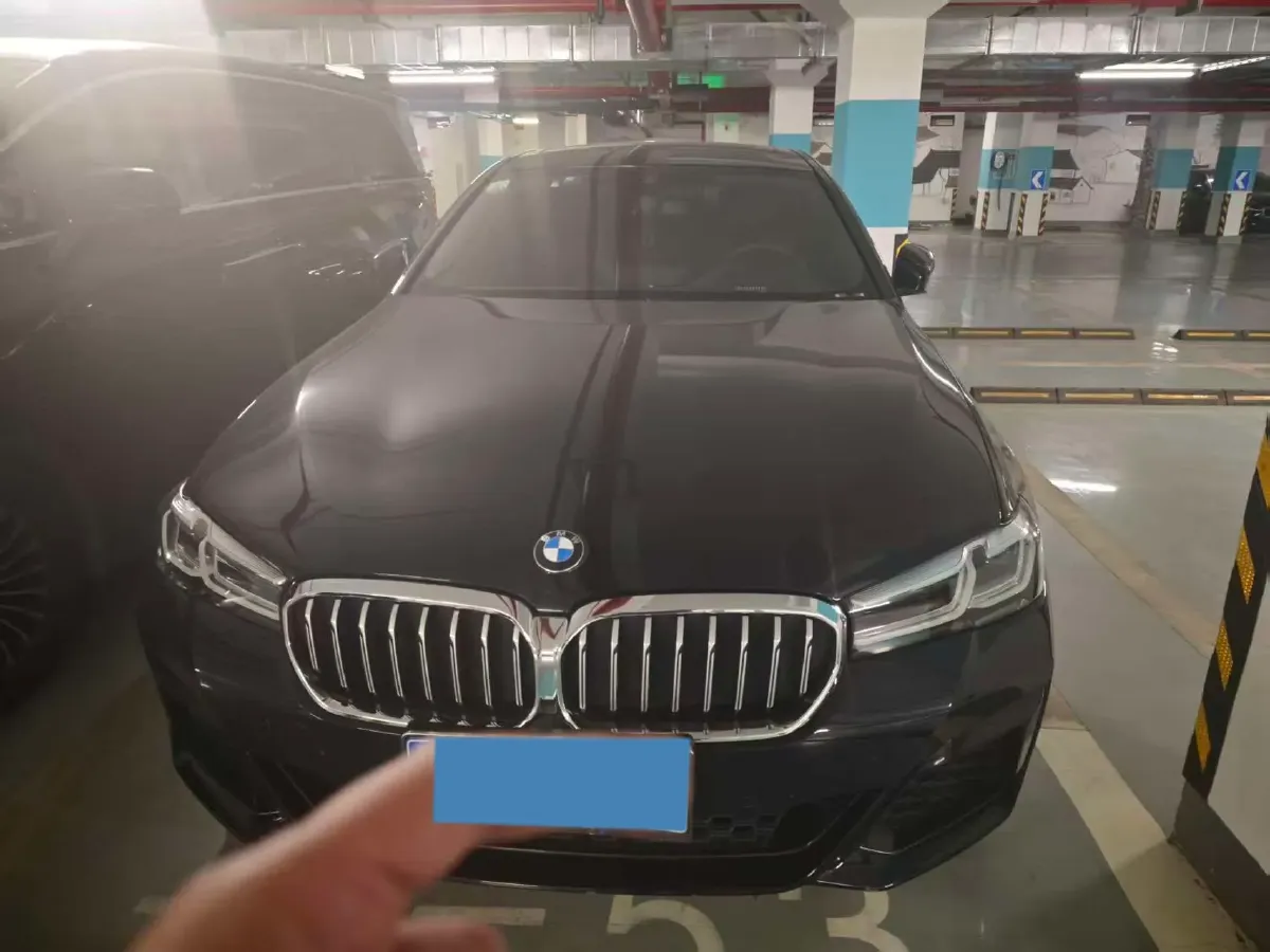 2022 BMW 5 Series 2.0T 184HP L4 8AT,autocango,china used car exporter,china ev exporter,chinese used car exporter,chinese used ev exporter