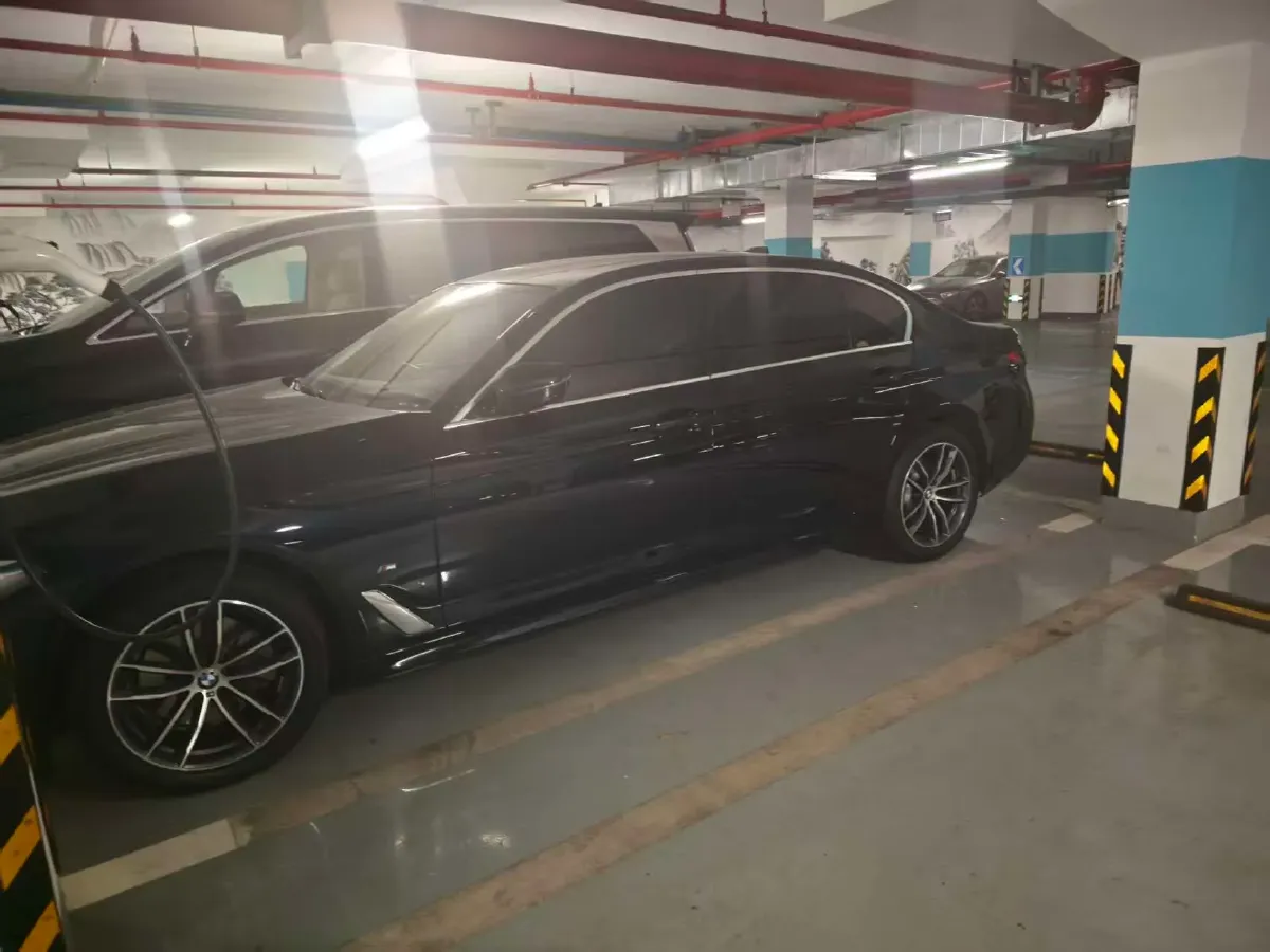 2022 BMW 5 Series 2.0T 184HP L4 8AT,autocango,china used car exporter,china ev exporter,chinese used car exporter,chinese used ev exporter