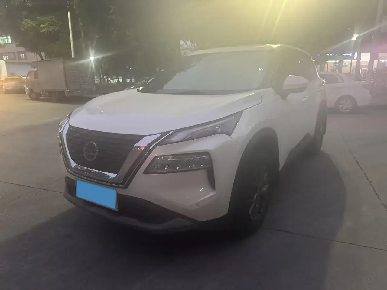 2021 NISSAN X-TRAIL view 1