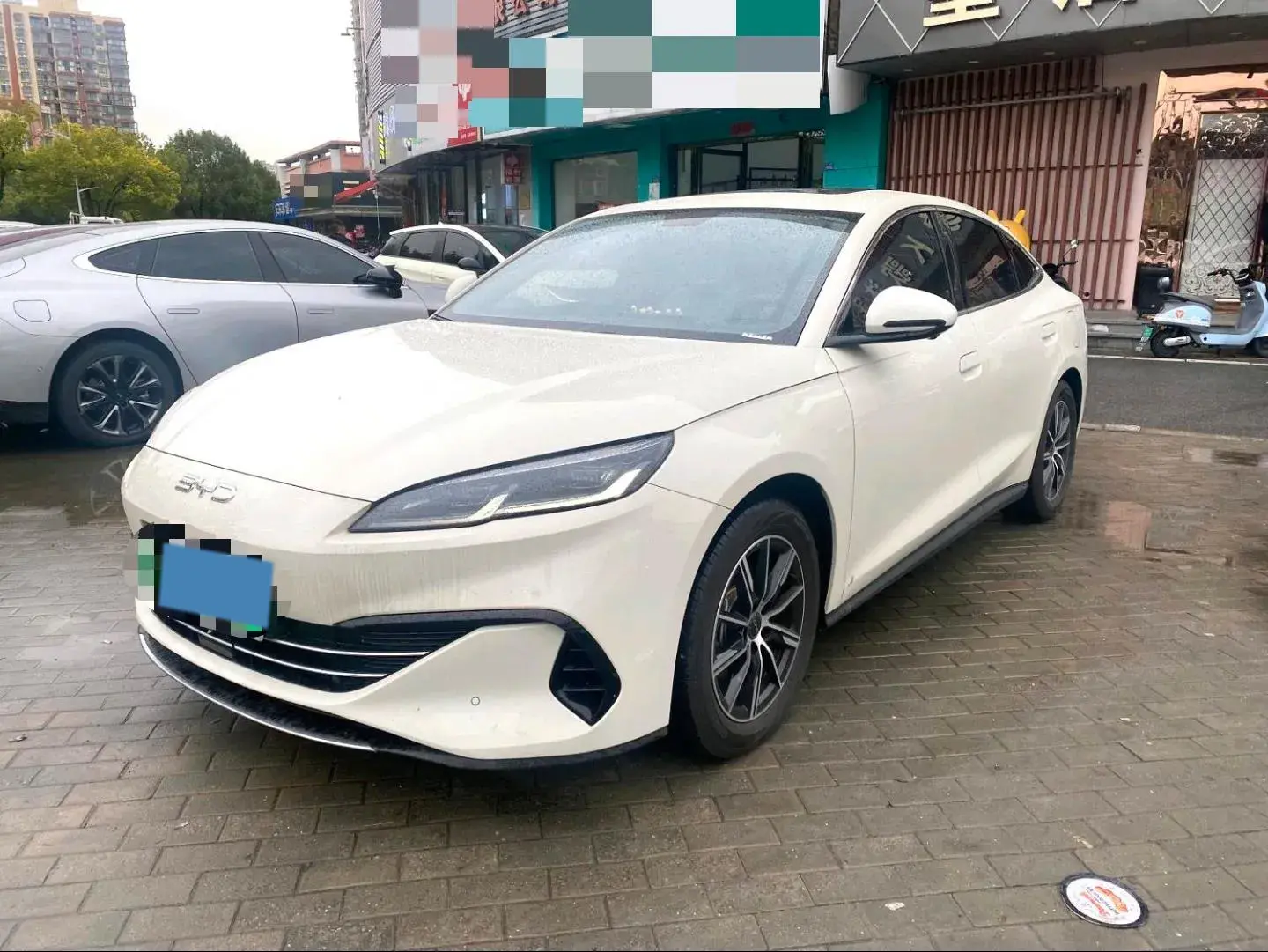 2024 BYD SEAL view 1