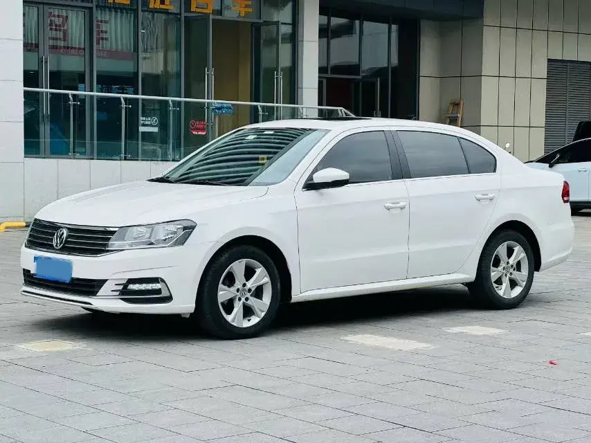 2019 VOLKSWAGEN LAVIDA view 1