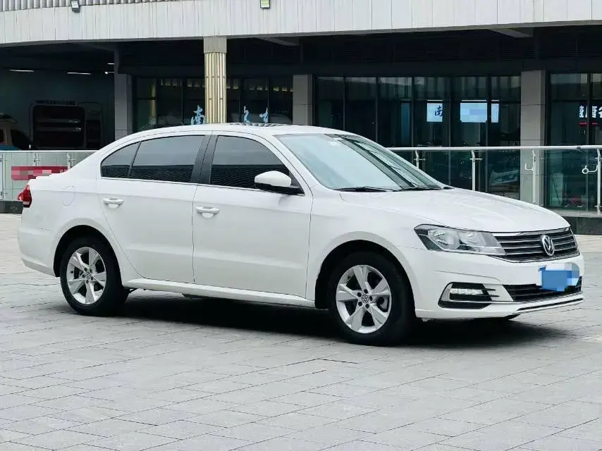 2019 VOLKSWAGEN LAVIDA thumbnail 3