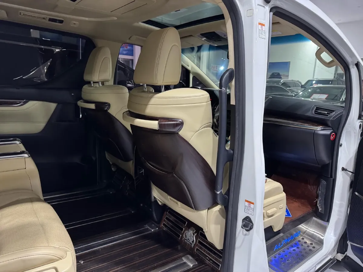 2018 Toyota Alphard 3.5L 301HP V6 8AT,autocango,china used car exporter,china ev exporter,chinese used car exporter,chinese used ev exporter