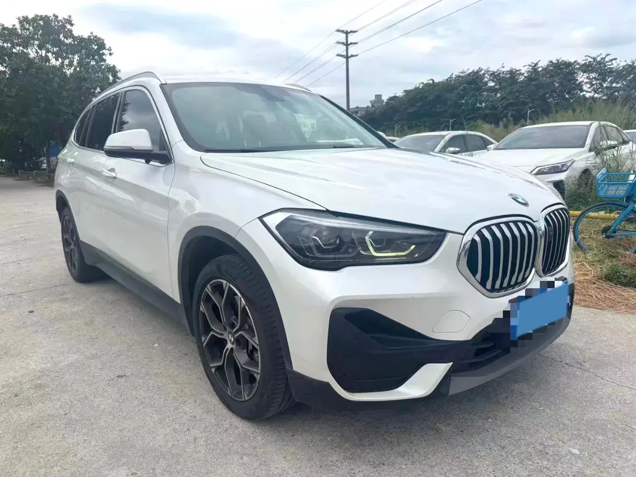 2022 BMW X1 thumbnail 3