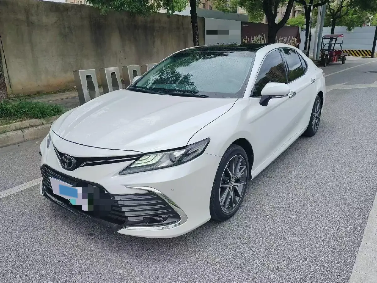 2021 Toyota Camry 2.5L 209HP L4 8AT