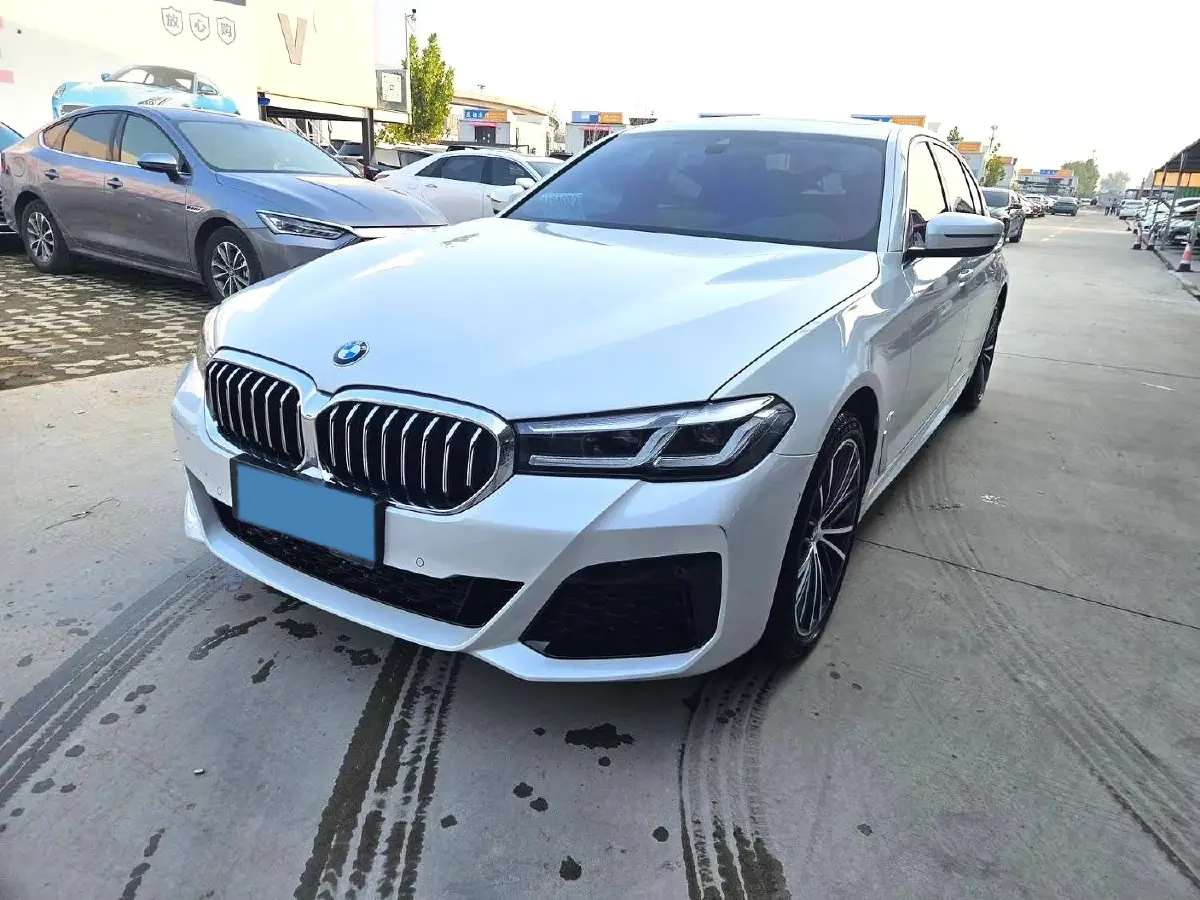 2023 BMW 5 Series 2.0T 245HP L4 8AT