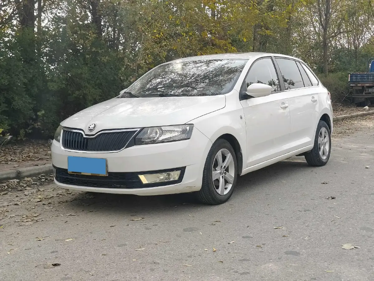 2016 Skoda Rapid Spaceback 1.6L 110HP L4 6AT