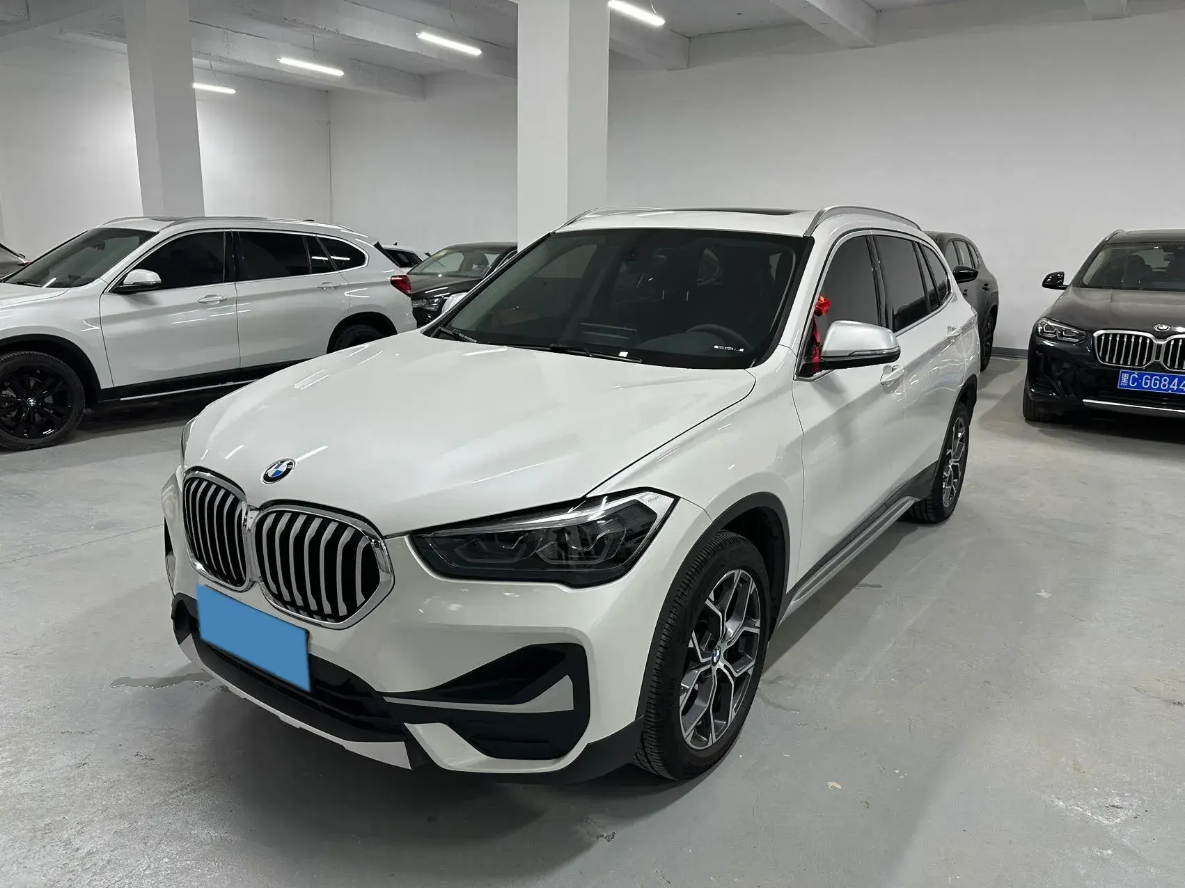 2022 BMW X1 view 1