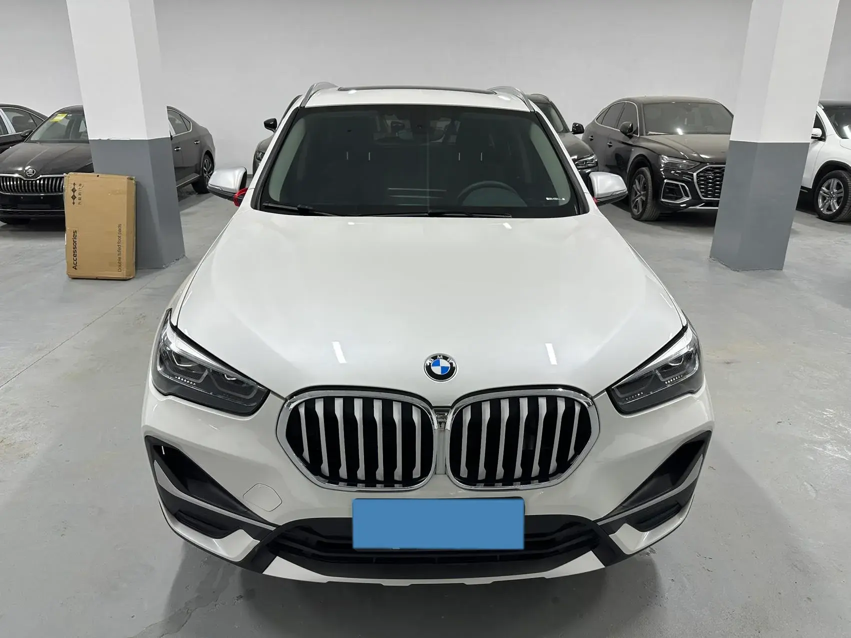 2022 BMW X1 thumbnail 2