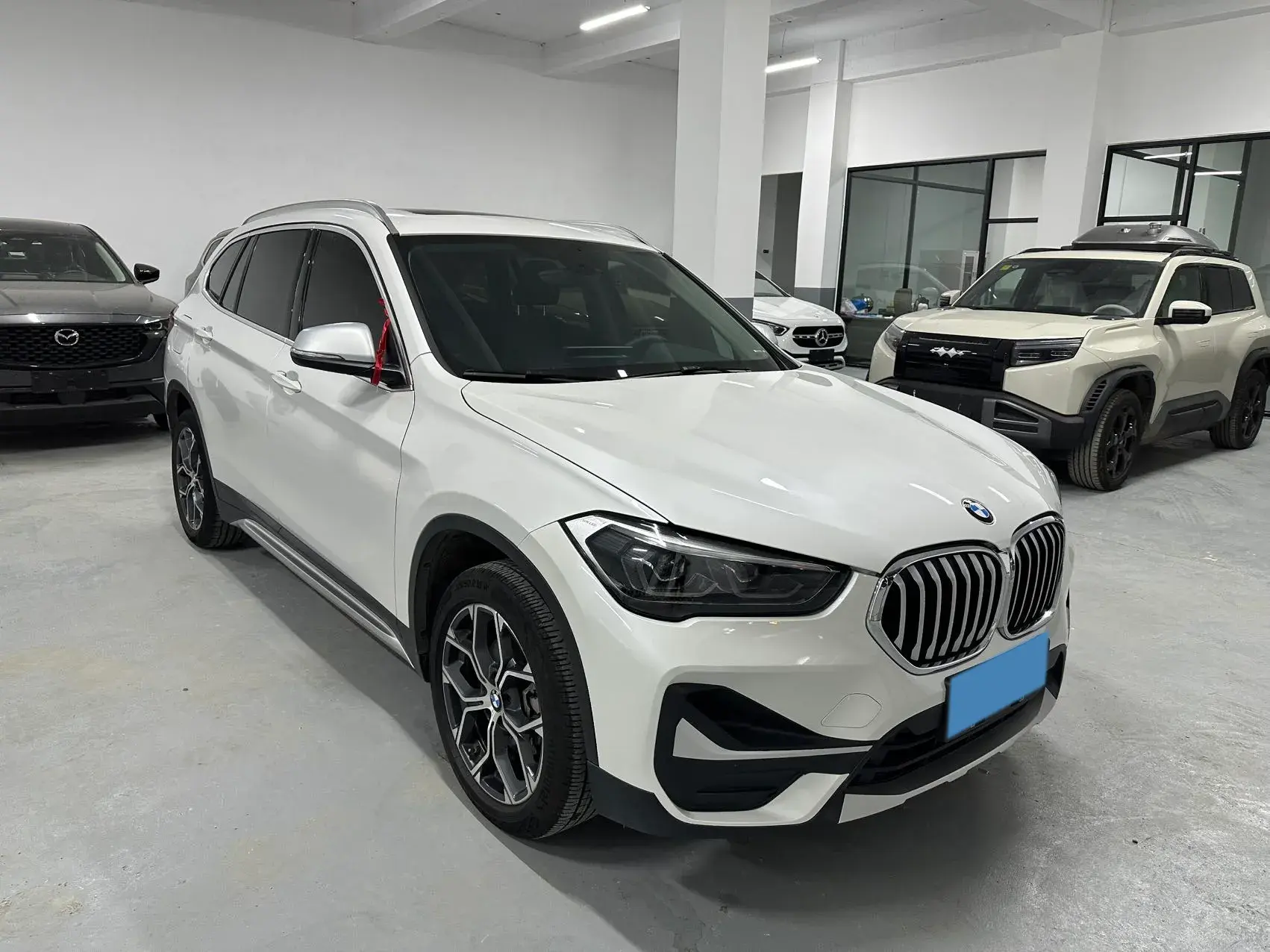 2022 BMW X1 thumbnail 3