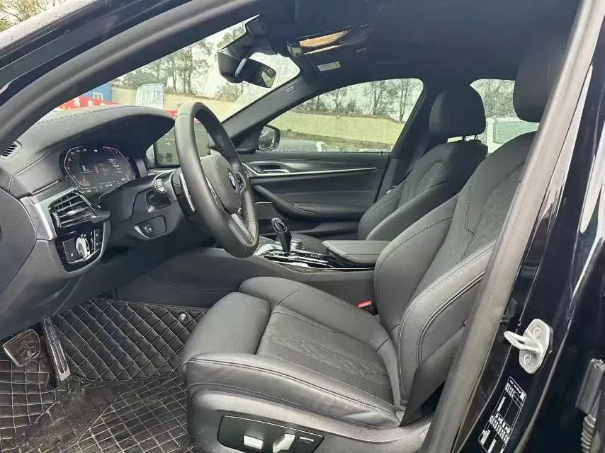 2021 BMW 5 Series 2.0T 252HP L4 8AT,autocango,china used car exporter,china ev exporter,chinese used car exporter,chinese used ev exporter