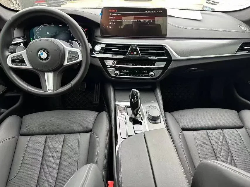 2021 BMW 5 Series 2.0T 252HP L4 8AT,autocango,china used car exporter,china ev exporter,chinese used car exporter,chinese used ev exporter