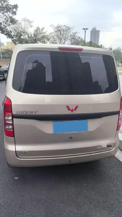 2022 WuLing HongGuang V 1.5L 99HP L4 6MT,autocango,china used car exporter,china ev exporter,chinese used car exporter,chinese used ev exporter