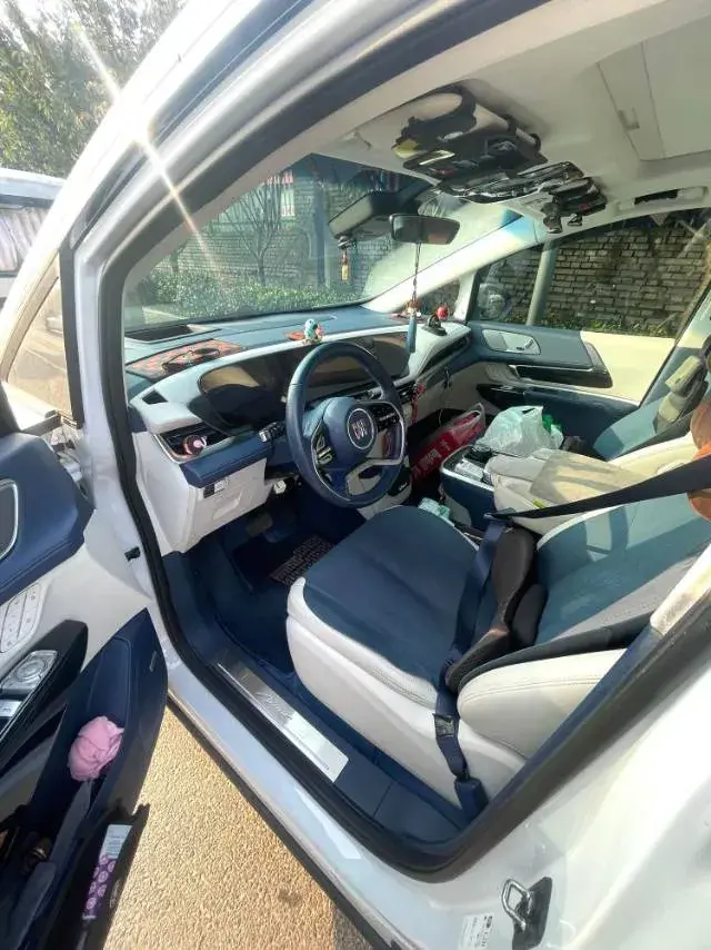 2023 BUICK CENTURY thumbnail 2