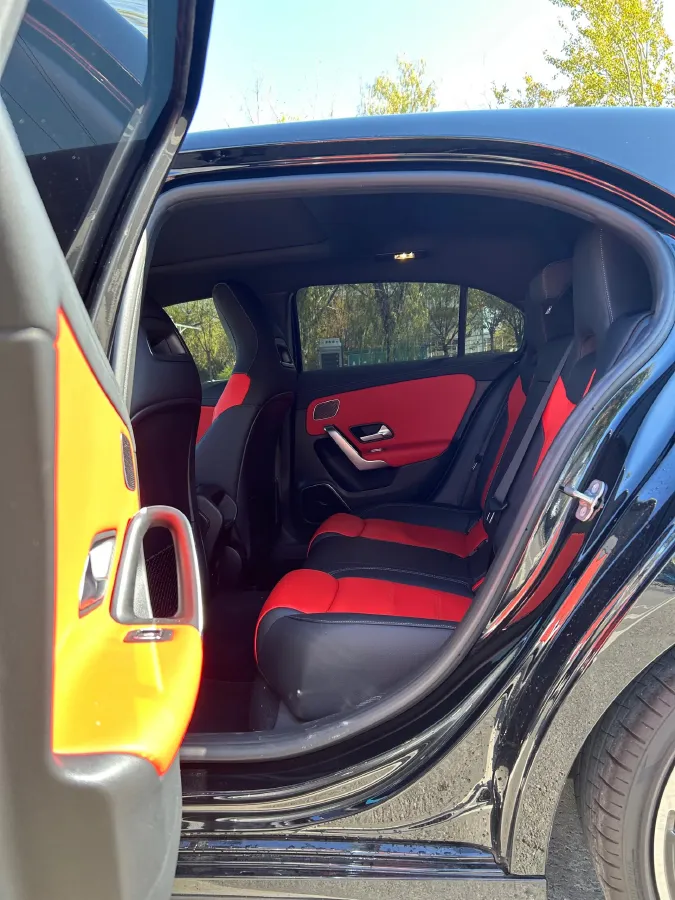 2025 Mercedes-Benz A AMG 2.0T 306HP L4 8DCT,autocango,china used car exporter,china ev exporter,chinese used car exporter,chinese used ev exporter