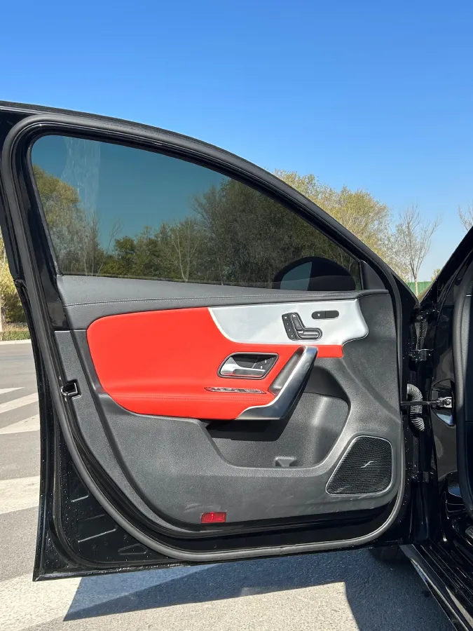 2025 Mercedes-Benz A AMG 2.0T 306HP L4 8DCT,autocango,china used car exporter,china ev exporter,chinese used car exporter,chinese used ev exporter