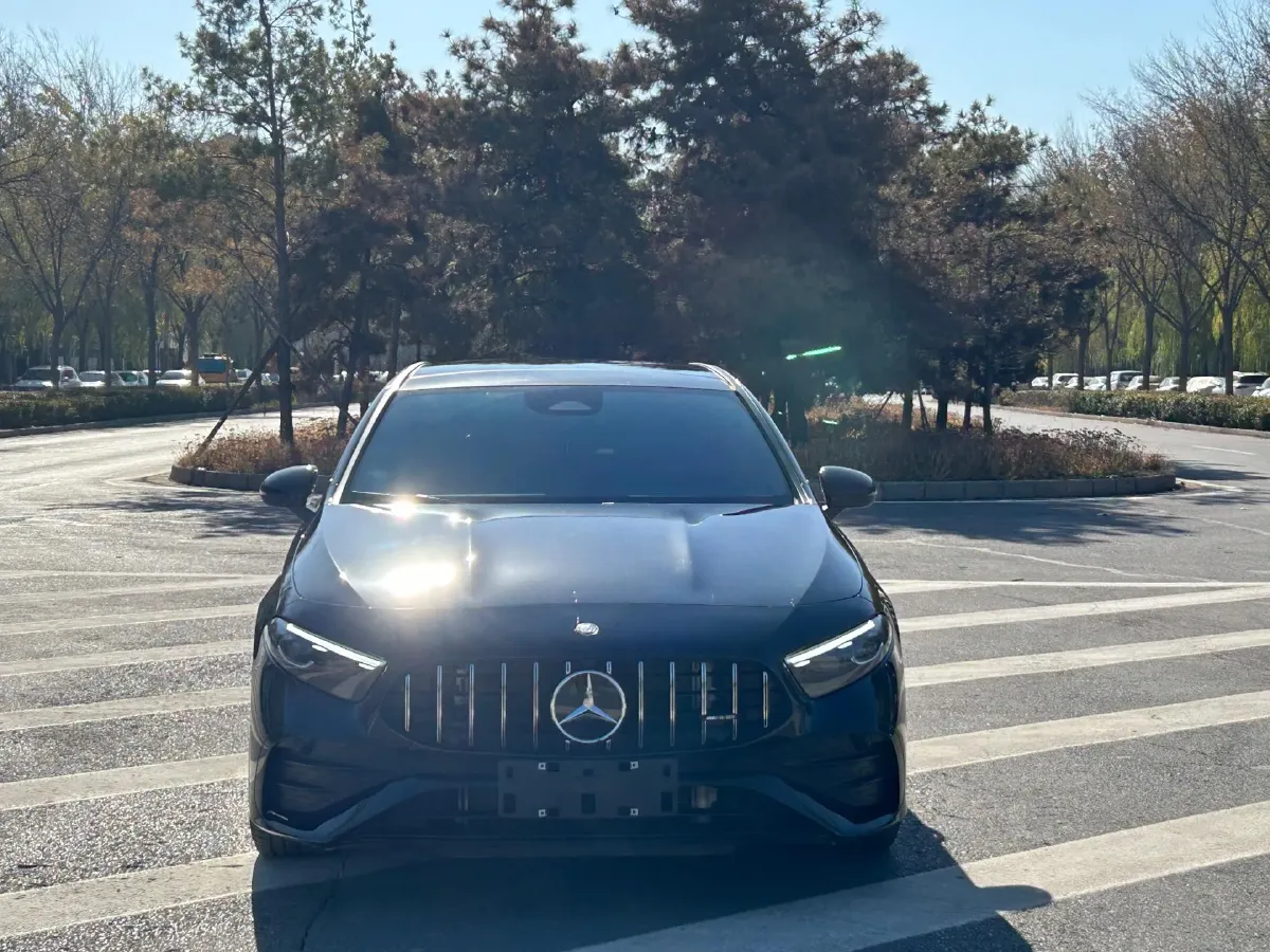 2025 Mercedes-Benz A AMG 2.0T 306HP L4 8DCT,autocango,china used car exporter,china ev exporter,chinese used car exporter,chinese used ev exporter