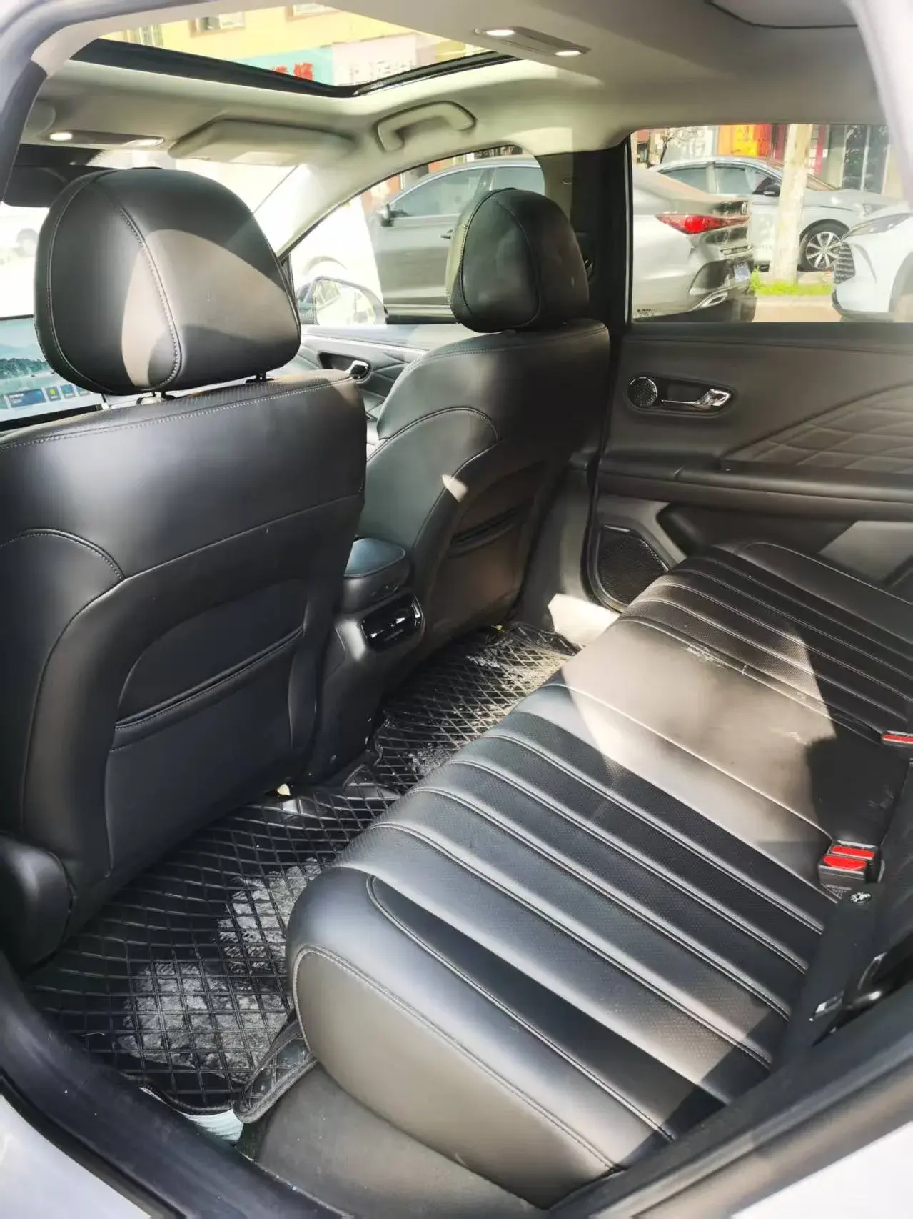 2025 AION AION thumbnail 4