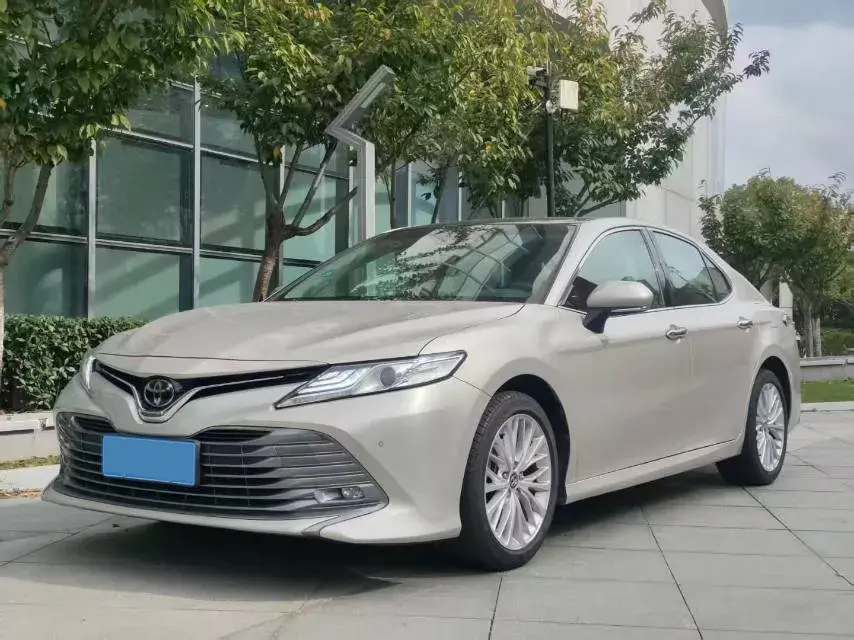 2018 Toyota Camry 2.5L 209HP L4 8AT