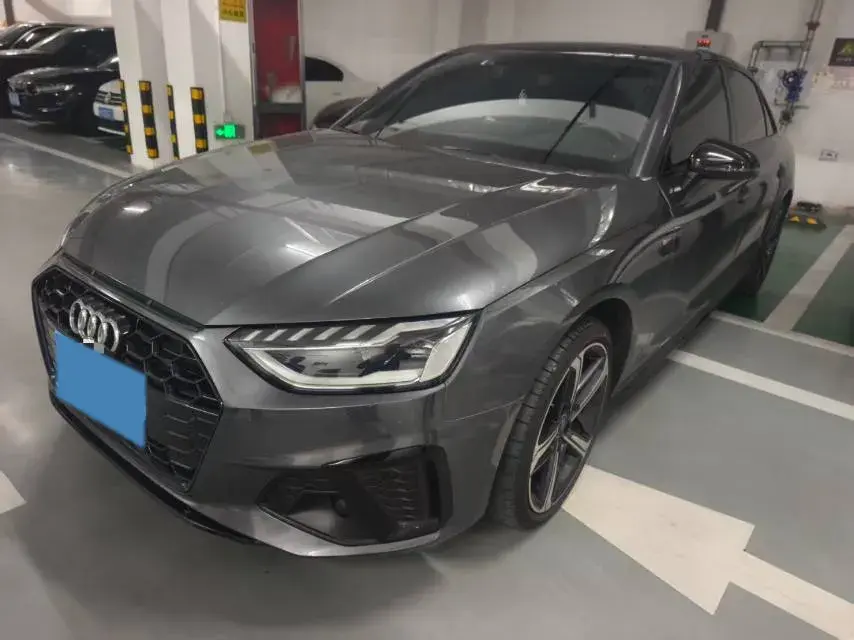 2023 Audi A4L 2.0T 190HP L4 7DCT