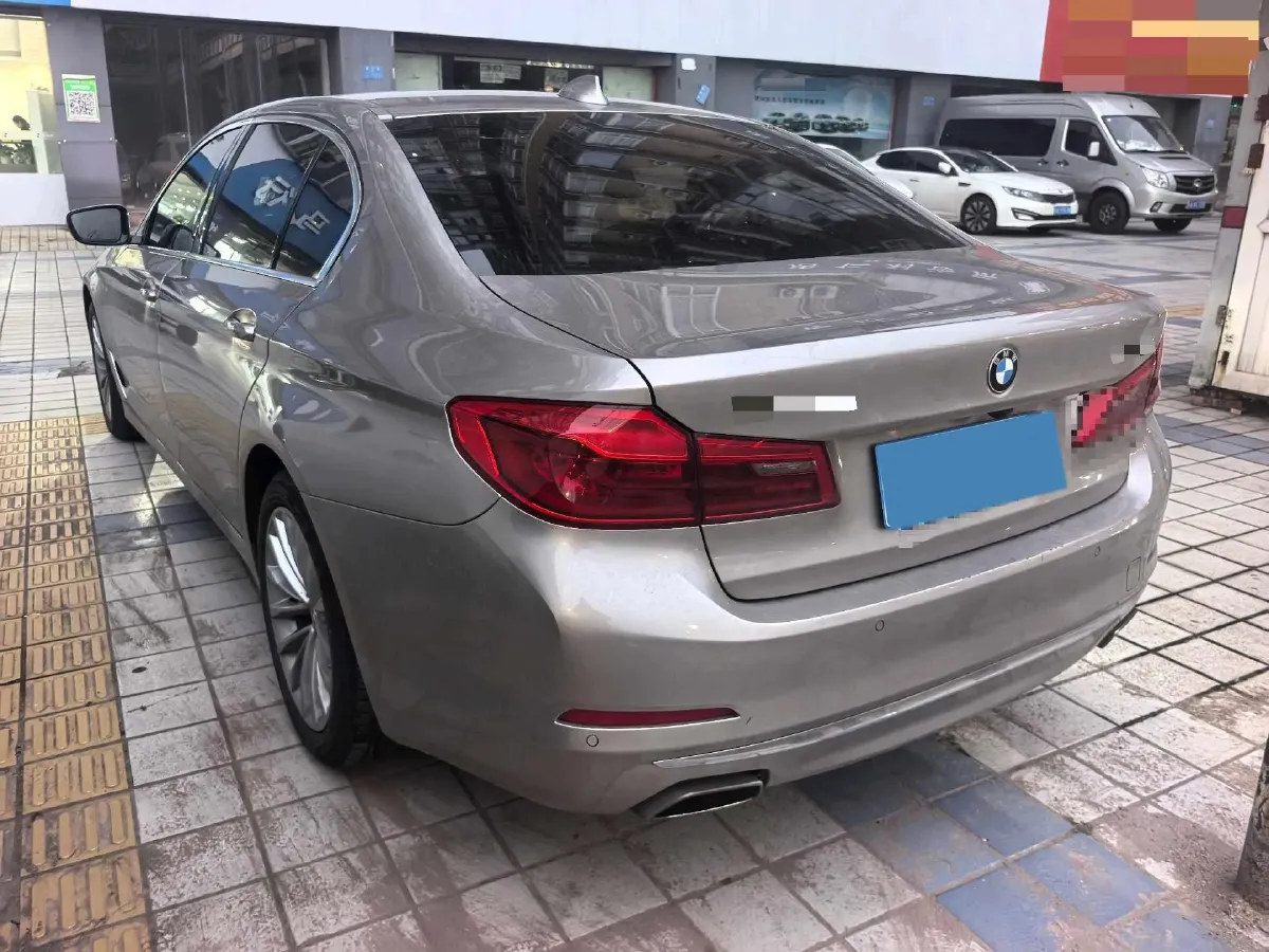 2020 BMW 5 Series 2.0T 184HP L4 8AT,autocango,china used car exporter,china ev exporter,chinese used car exporter,chinese used ev exporter