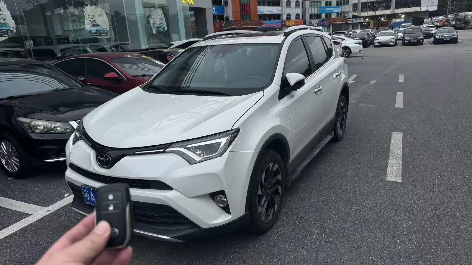 2018 Toyota RAV4 2.5L 180HP L4 6AT