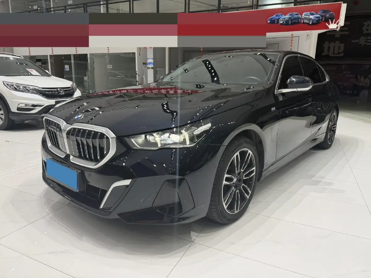 2024 BMW 5 Series 2.0T 258HP L4 8AT