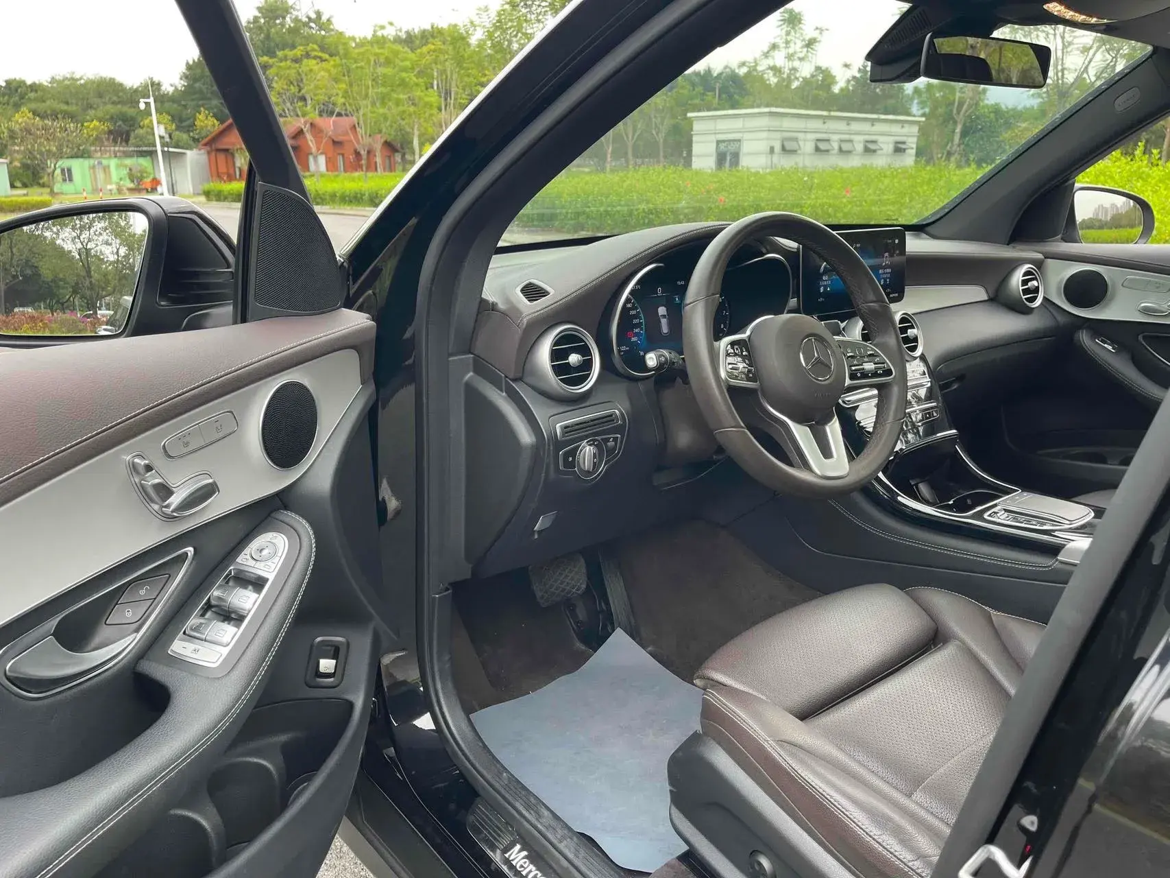 2021 MERCEDES-BENZ GLC thumbnail 4