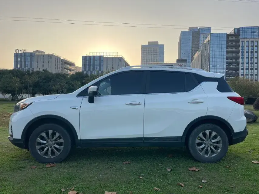 2019 GAC TRUMPCHI thumbnail 3