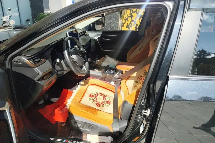 2021 Toyota Wildlander 2.0L 171HP L4 CVT,autocango,china used car exporter,china ev exporter,chinese used car exporter,chinese used ev exporter