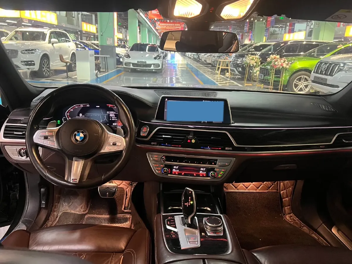 2021 BMW 7 Series 2.0T 265HP L4 8AT,autocango,china used car exporter,china ev exporter,chinese used car exporter,chinese used ev exporter