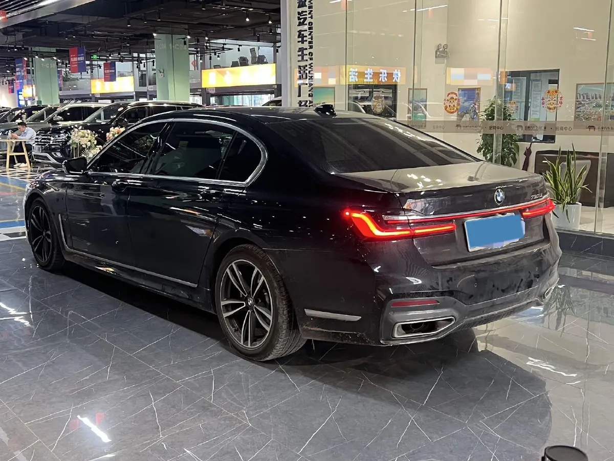 2021 BMW 7 Series 2.0T 265HP L4 8AT,autocango,china used car exporter,china ev exporter,chinese used car exporter,chinese used ev exporter