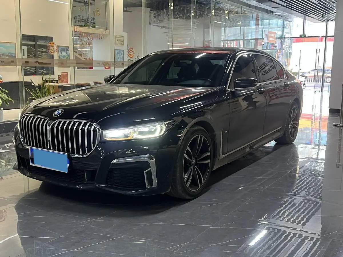 2021 BMW 7 Series 2.0T 265HP L4 8AT