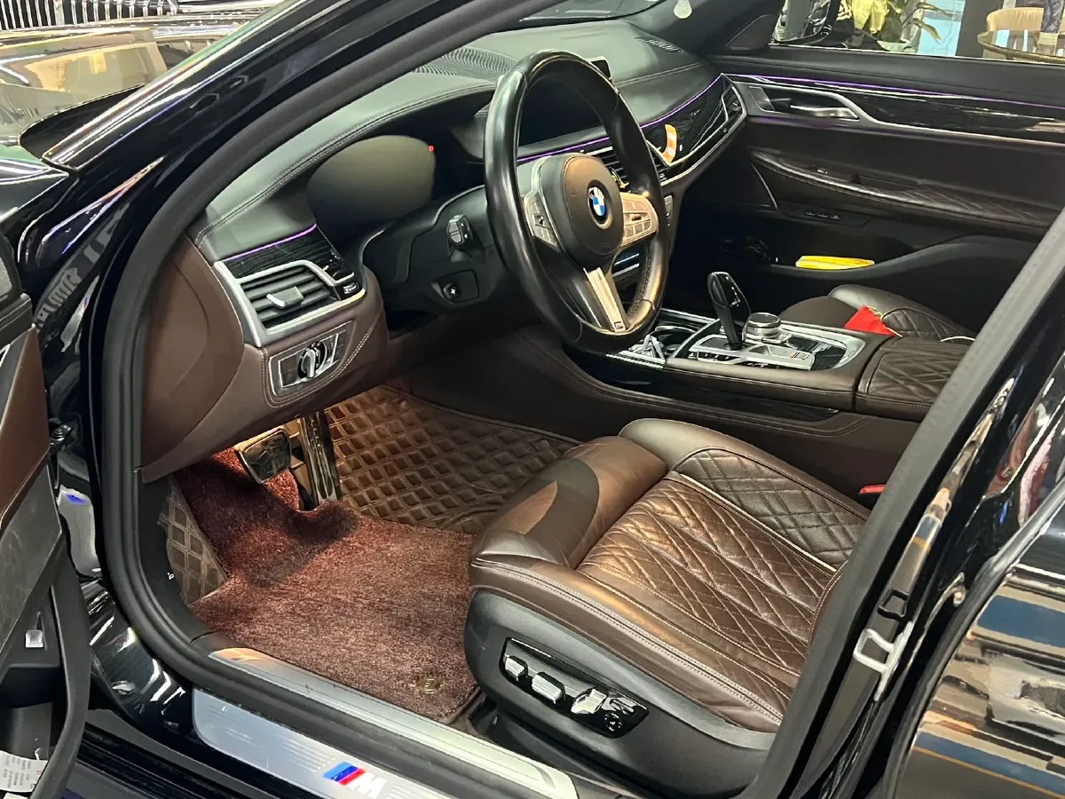 2021 BMW 7 Series 3.0T 340HP L6 8AT,autocango,china used car exporter,china ev exporter,chinese used car exporter,chinese used ev exporter