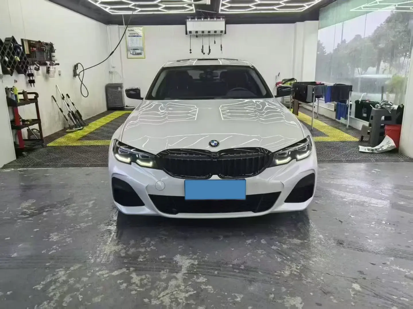 2022 BMW 3 thumbnail 2