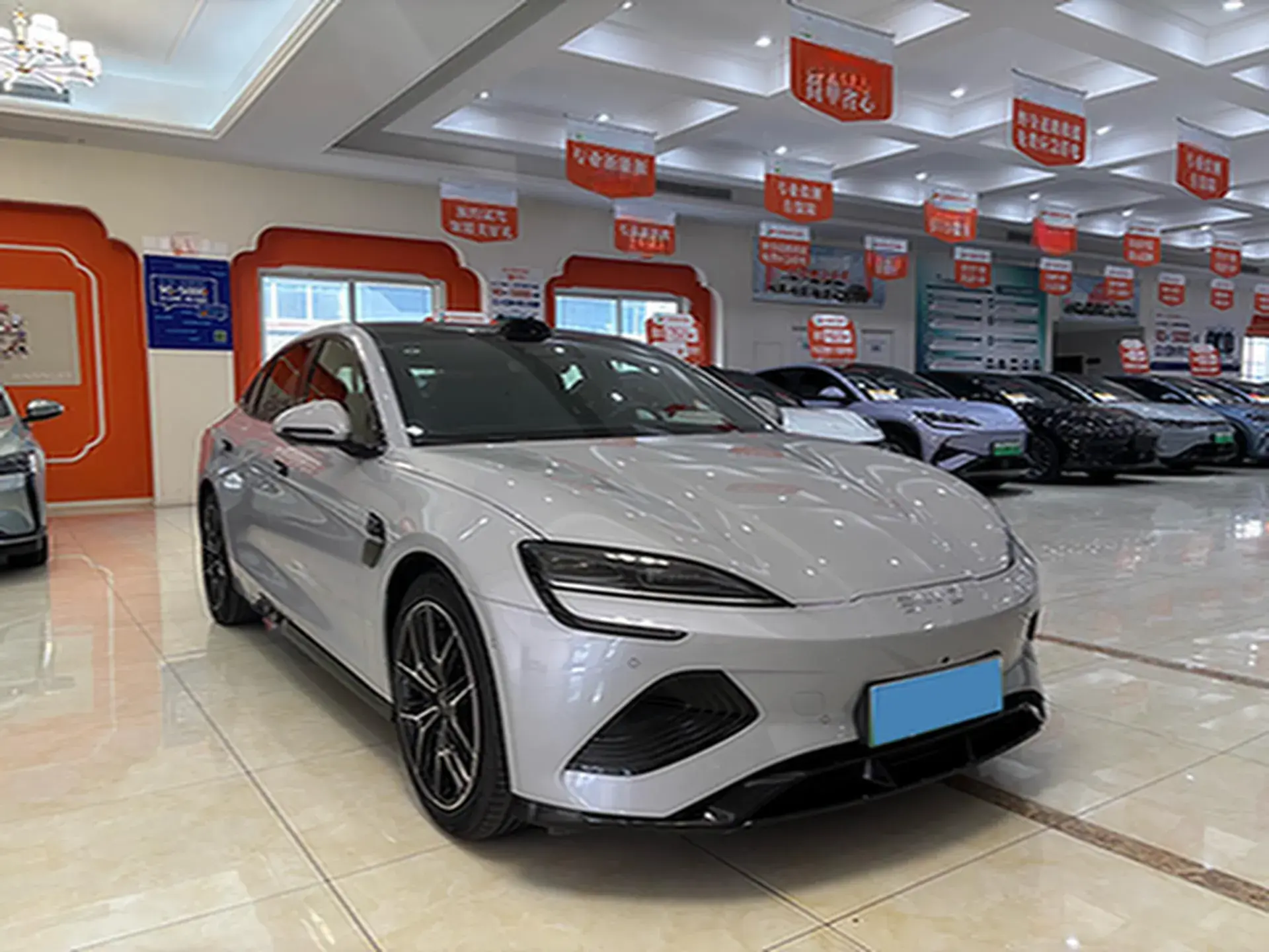 2025 BYD SEAL thumbnail 3