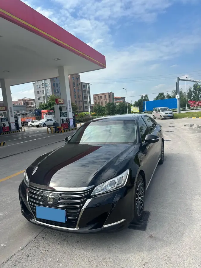 2018 Toyota Crown 2.0T 235HP L4 8AT