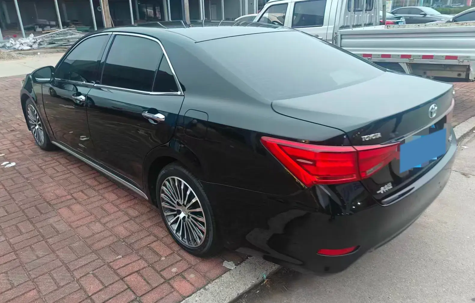 2018 TOYOTA CROWN thumbnail 4