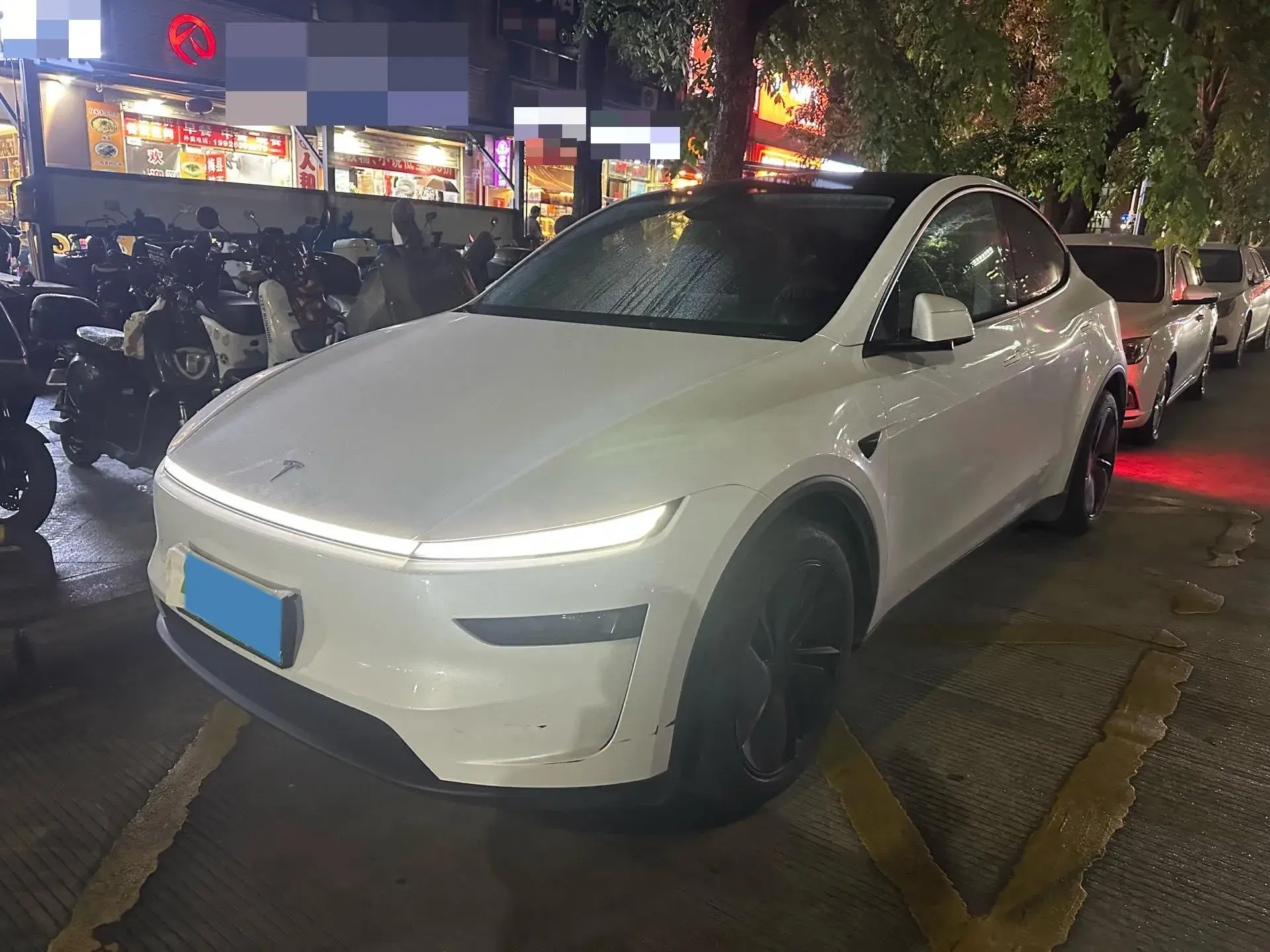 2025 TESLA MODEL view 1
